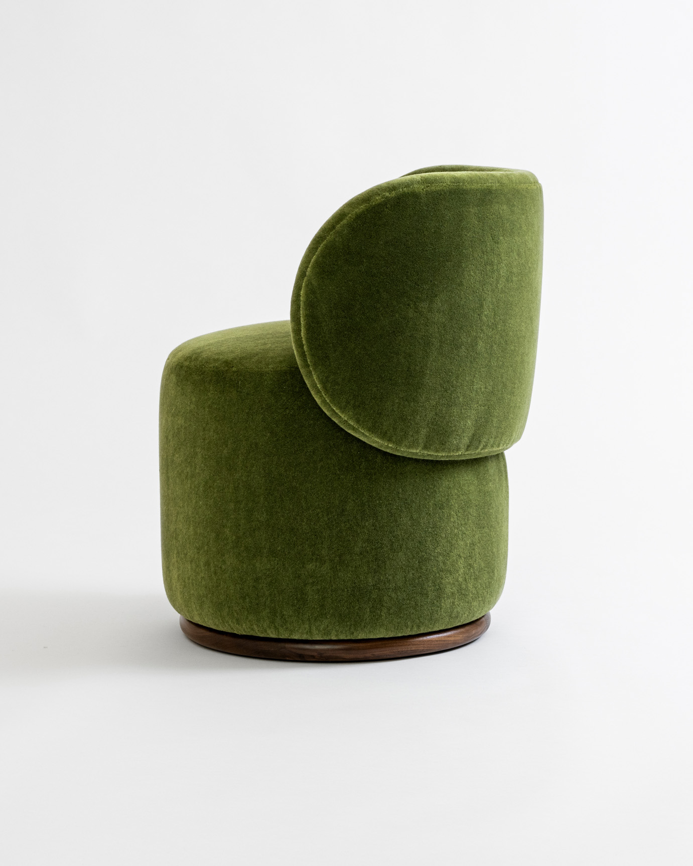 finn-dining-chair-portrait-side-web